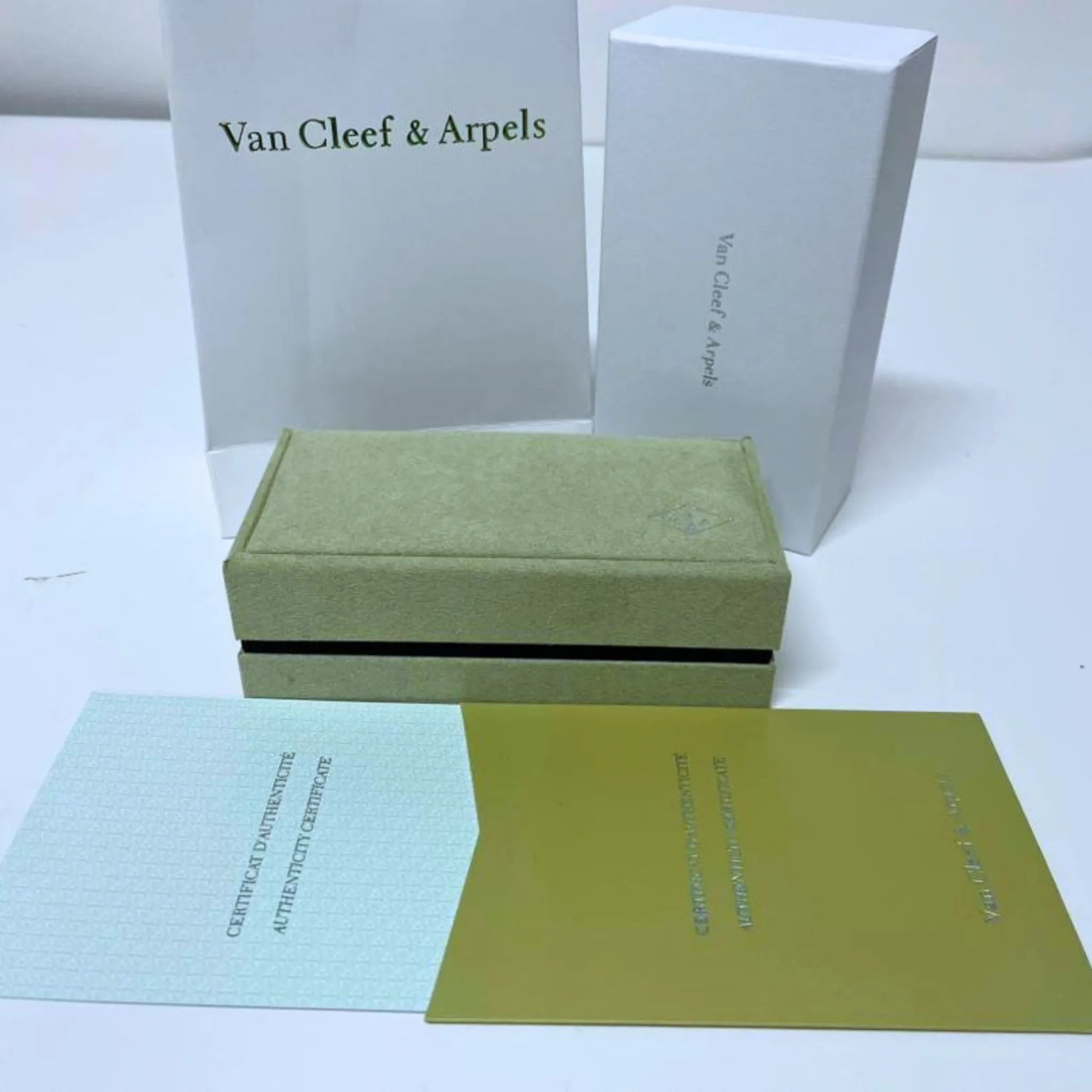 Van Cleef & Arpels Bracelet Jewellery Box Set – Authentic, Box Only