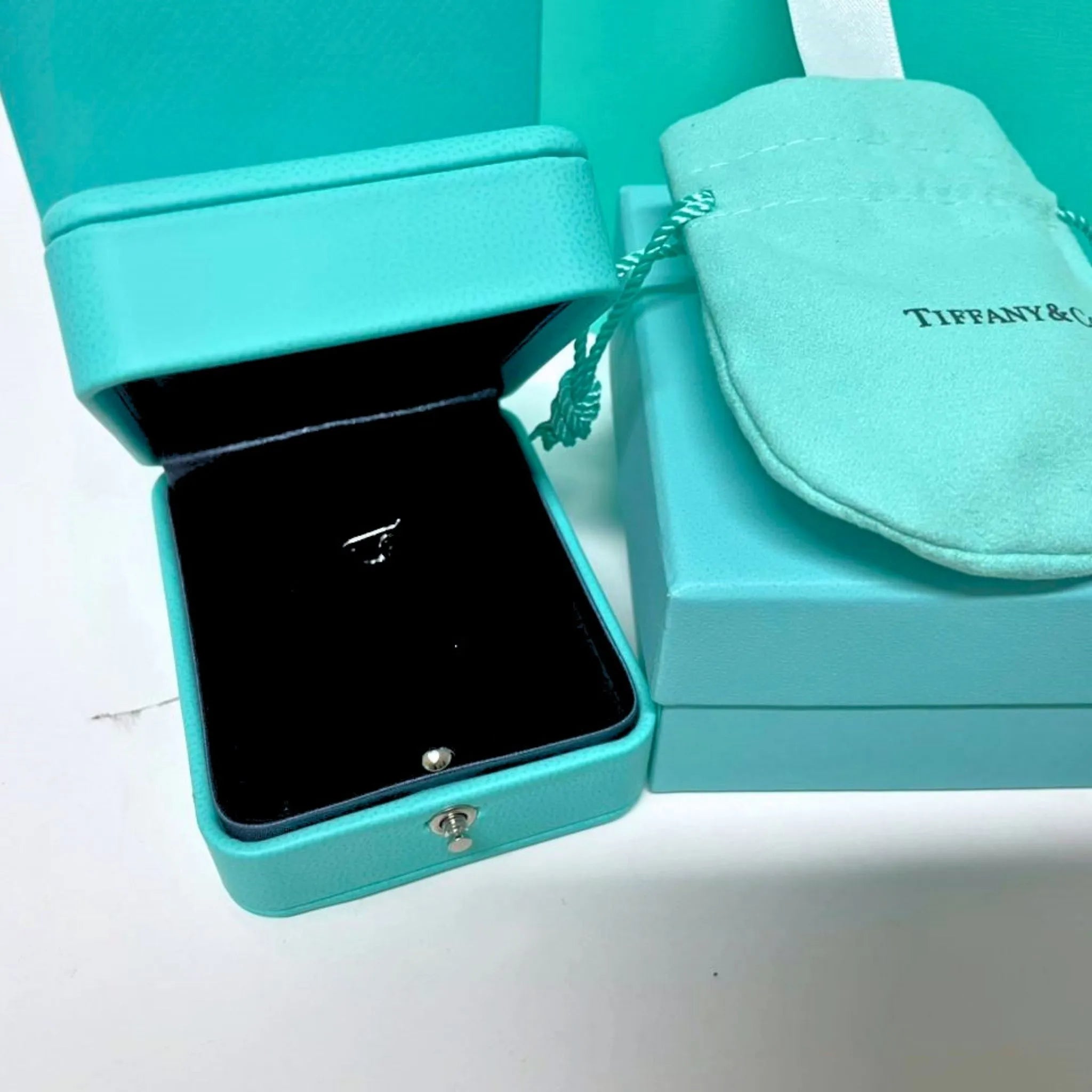 Tiffany & Co. Blue Leather Necklace Presentation Box Set with Case & Shopping Bag – Authentic, Box Only