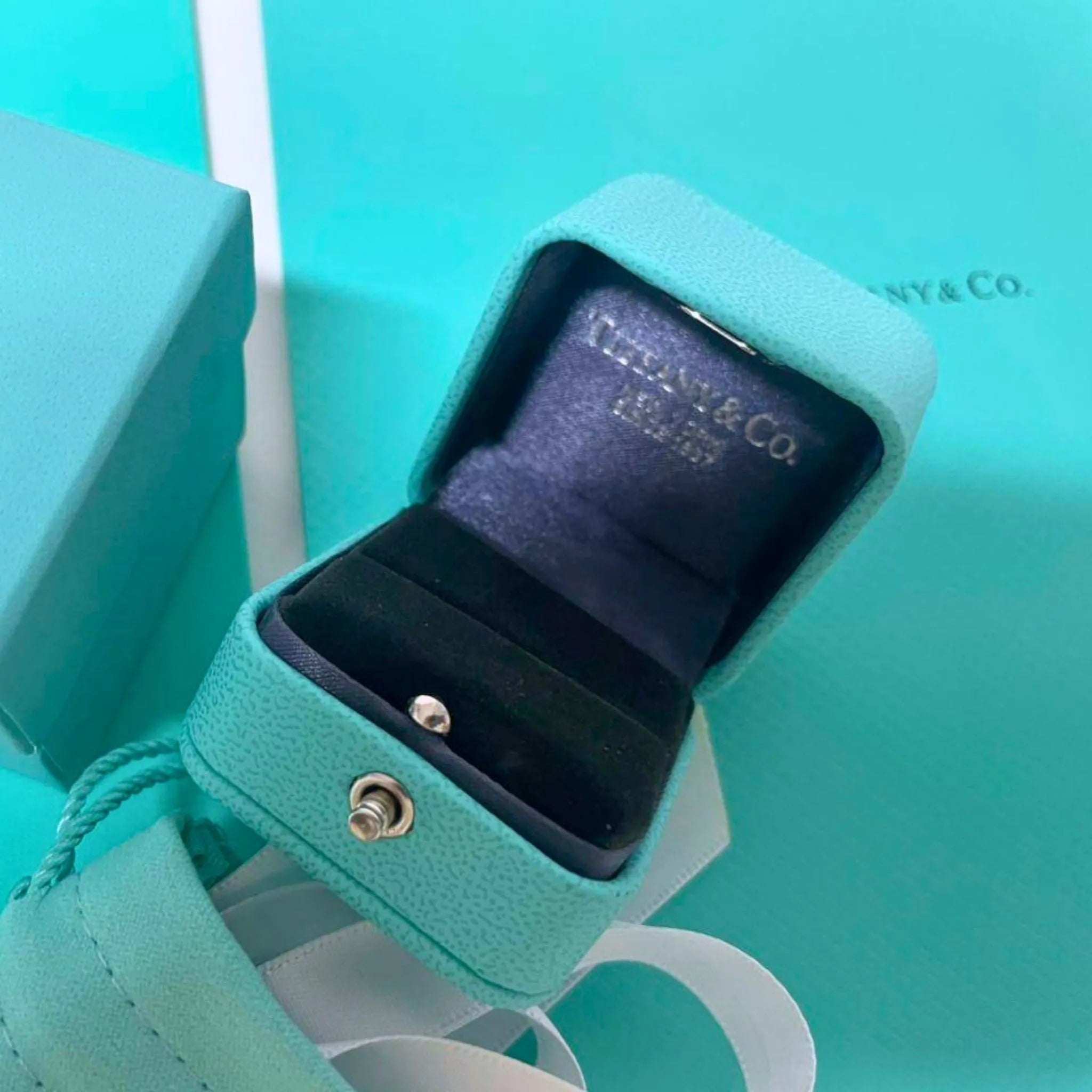 Tiffany & Co. Engagement Ring Box Set with Pouch, Certificate & Shopping Bag – Authentic, Box Only