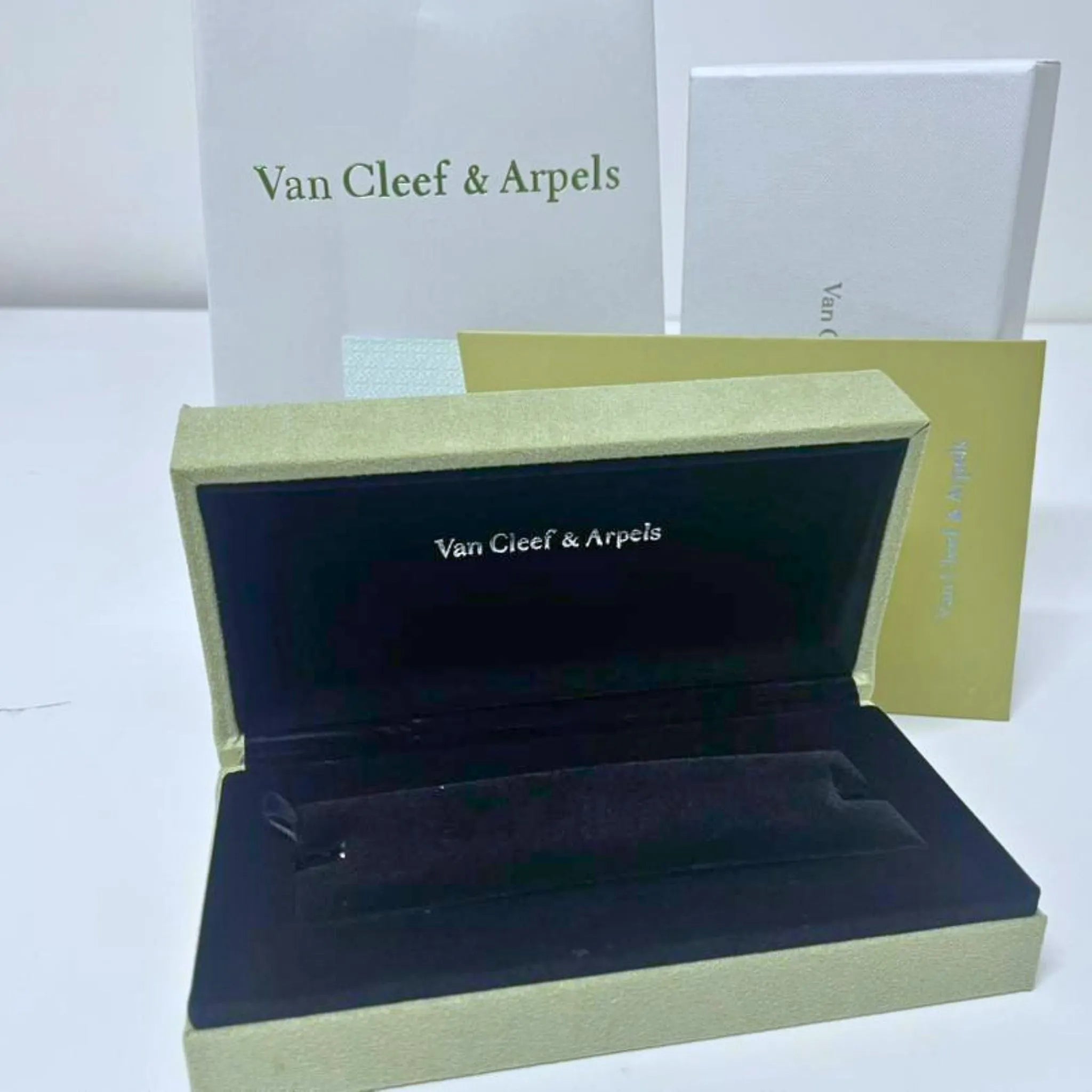 Van Cleef & Arpels Bracelet Jewellery Box Set – Authentic, Box Only