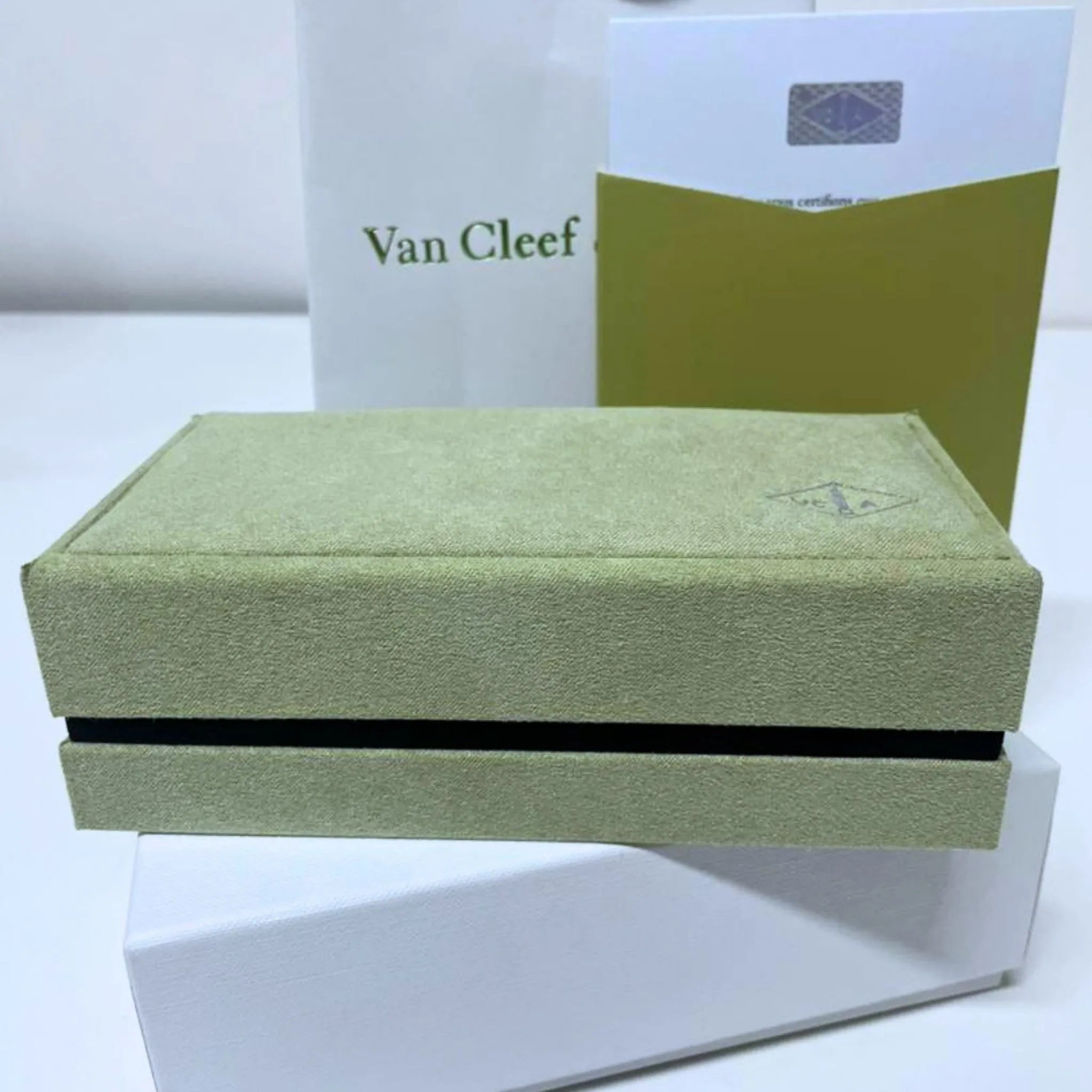 Van Cleef & Arpels Bracelet Jewellery Box Set – Authentic, Box Only