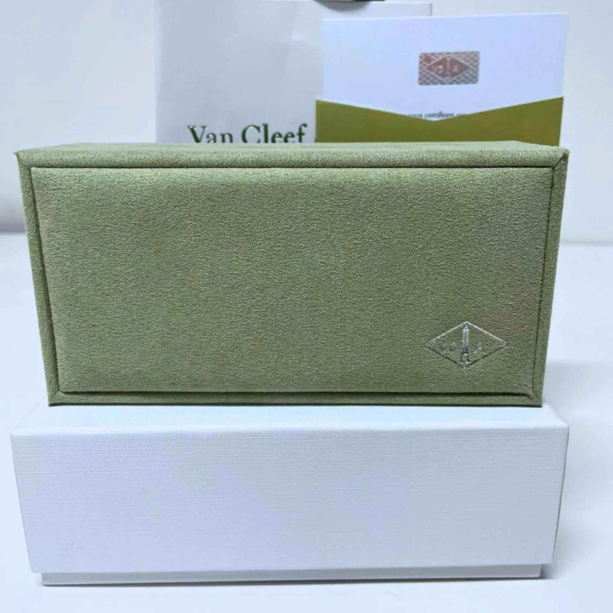 Van Cleef & Arpels Bracelet Jewellery Box Set – Authentic, Box Only