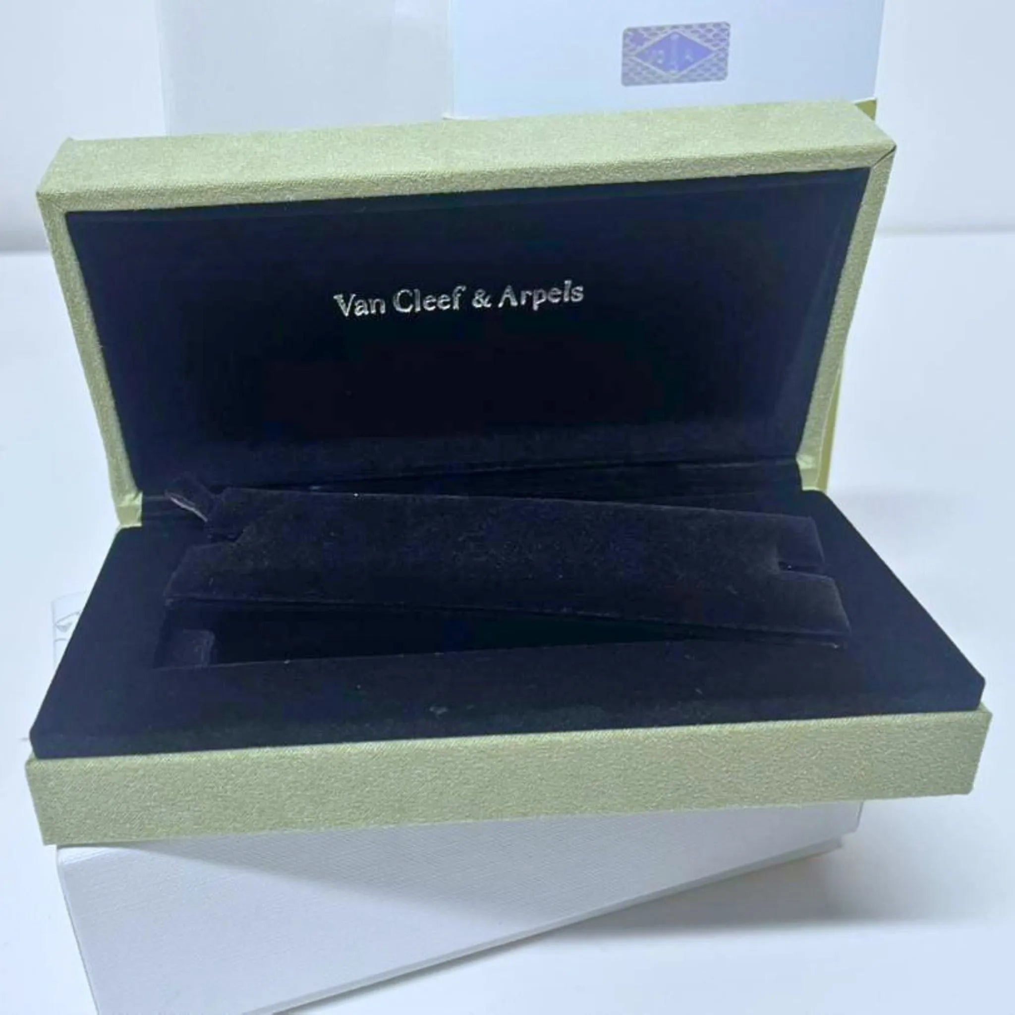 Van Cleef & Arpels Bracelet Jewellery Box Set – Authentic, Box Only