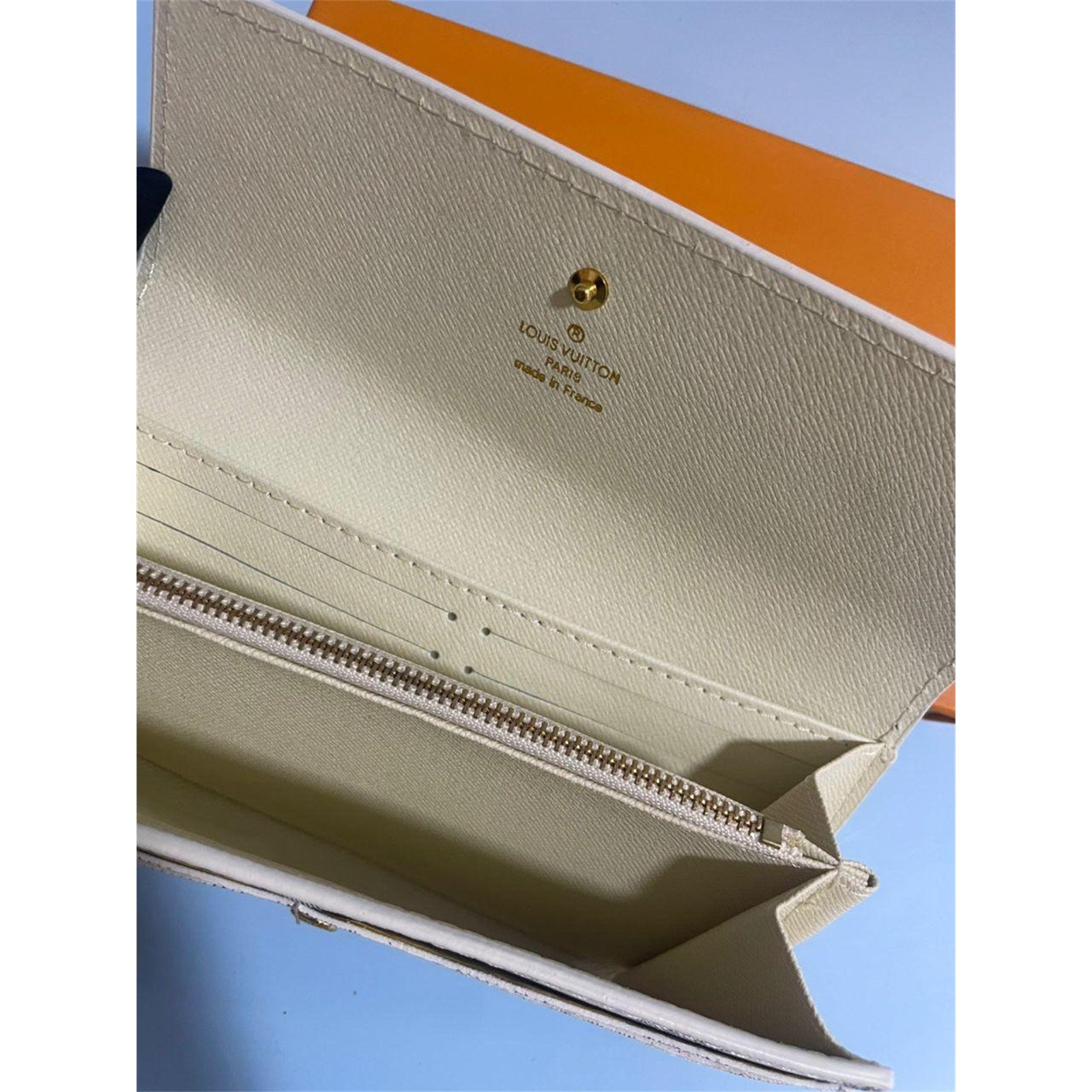 Louis Vuitton Portefeuille Sarah Long Wallet Damier Azur White – Authentic Pre-Owned