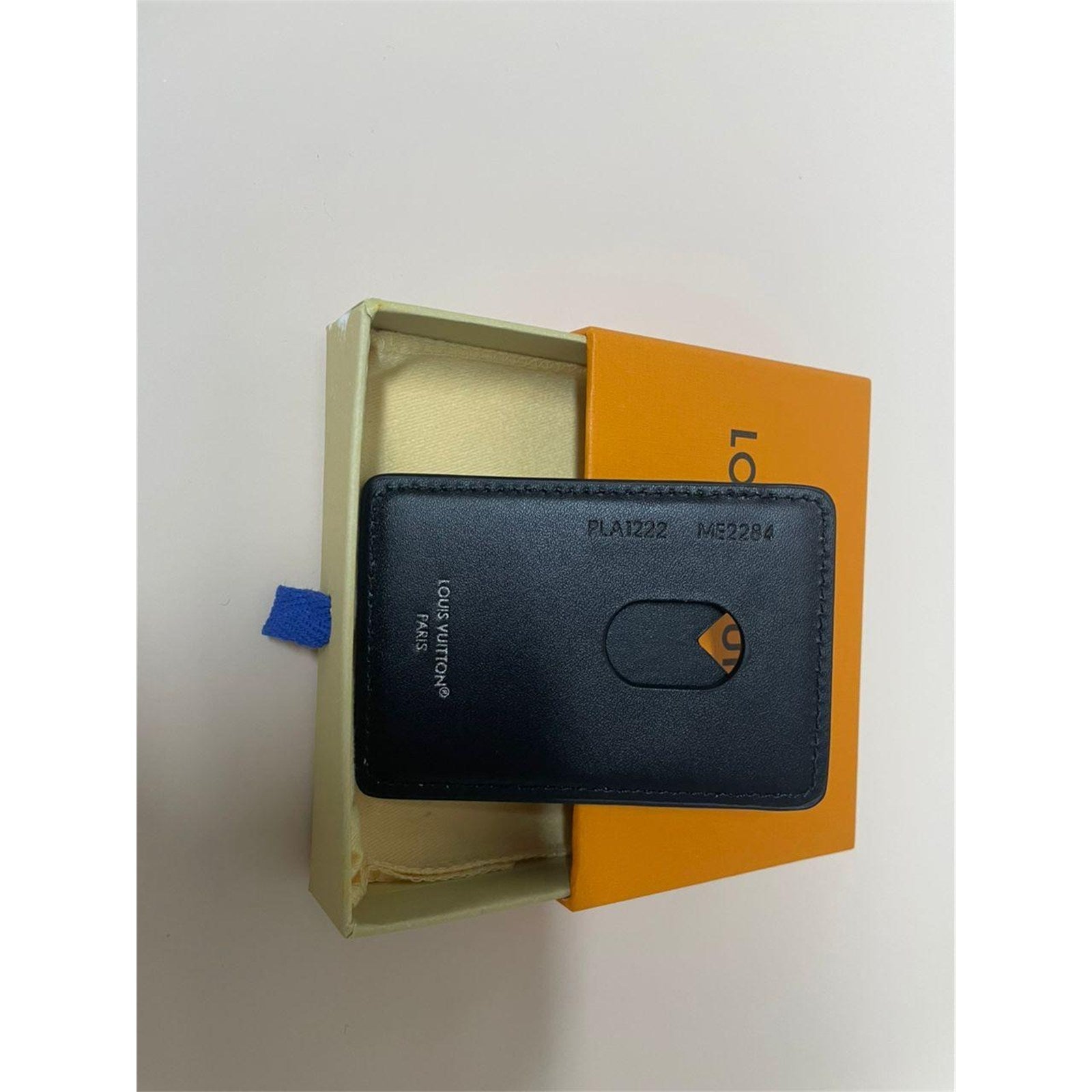 Louis Vuitton M12602 Monogram Eclipse MagSafe Card Holder – Authentic Pre-Owned