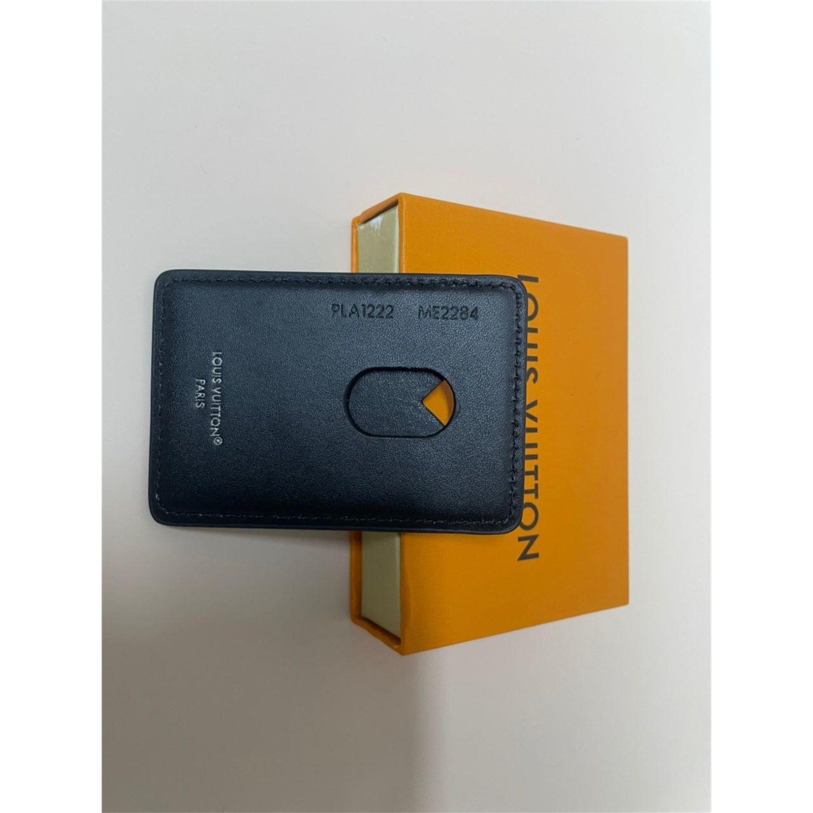 Louis Vuitton M12602 Monogram Eclipse MagSafe Card Holder – Authentic Pre-Owned
