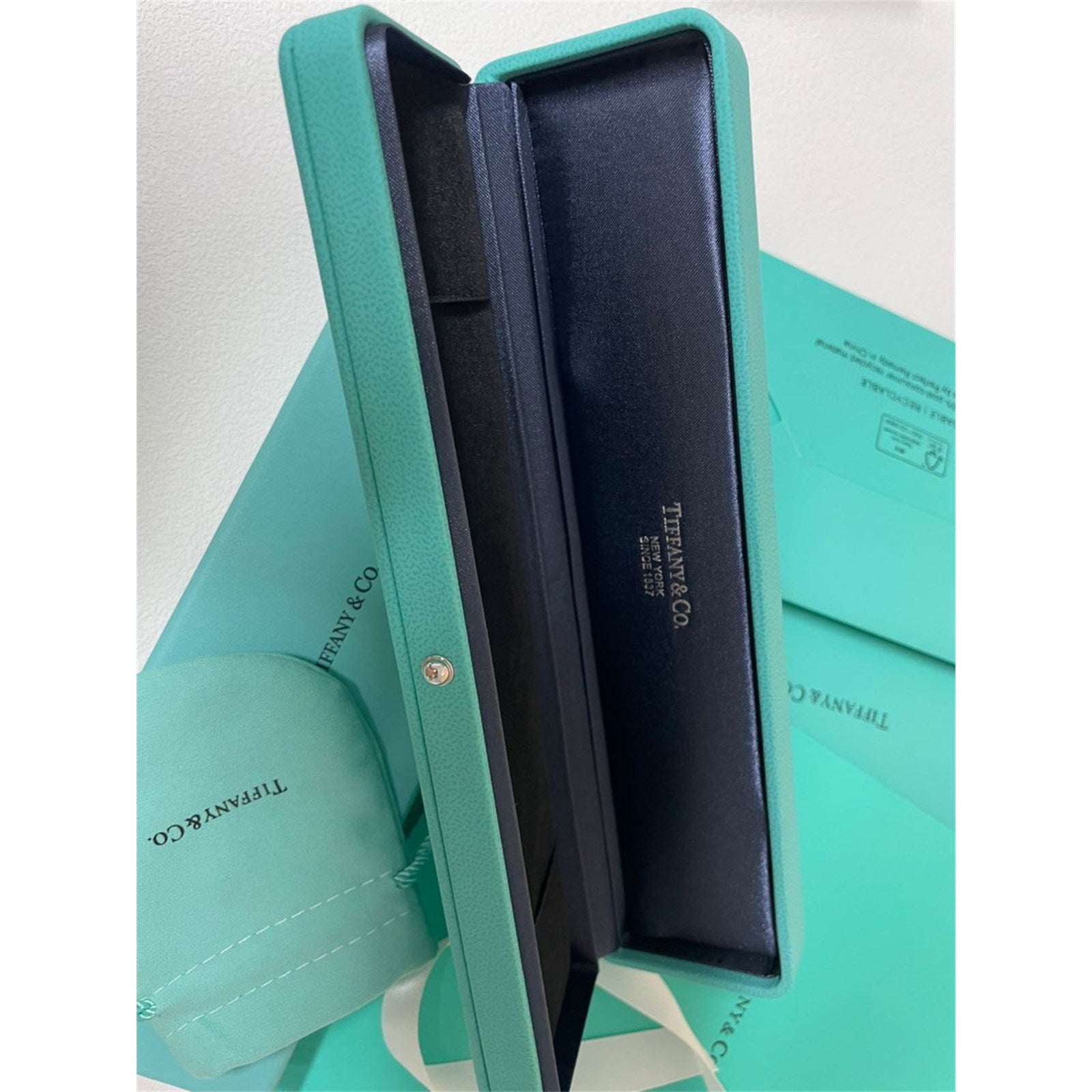 Tiffany & Co. Blue Leather Bracelet Presentation Box Case – Authentic, Box Only