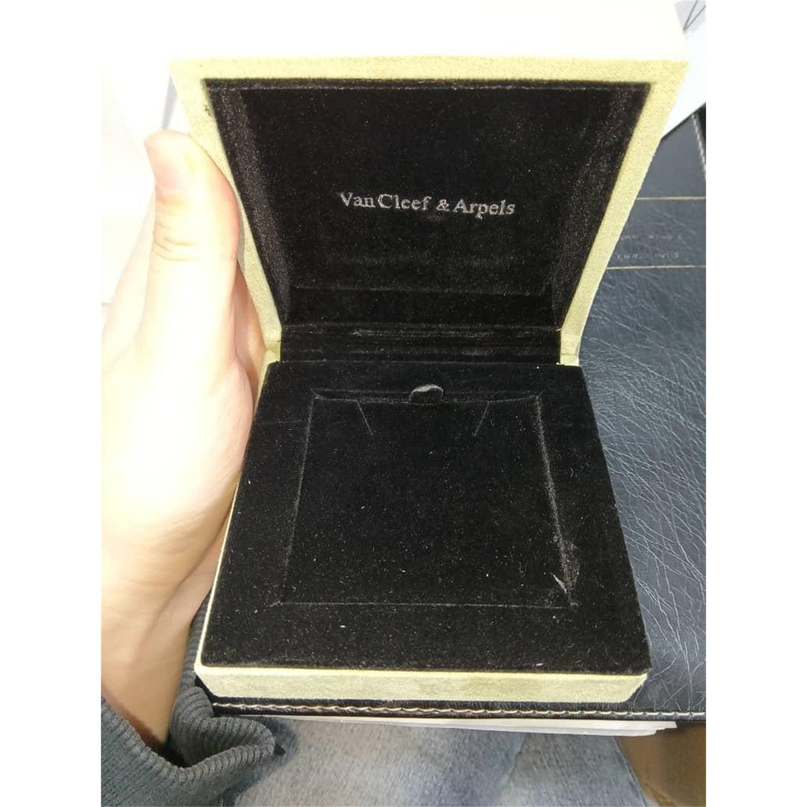 Van Cleef & Arpels Necklace & Earring Travel Jewellery Case – Authentic, Box Only