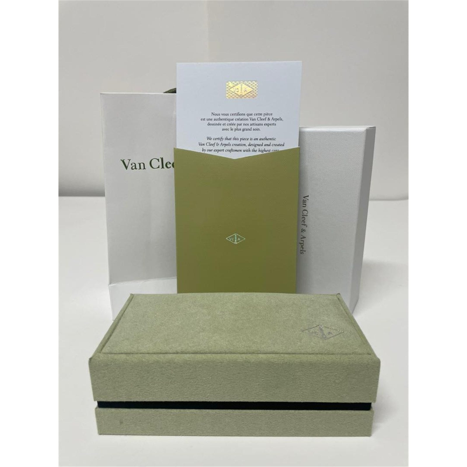 Van Cleef & Arpels Bracelet Jewellery Box Set – Authentic, Box Only