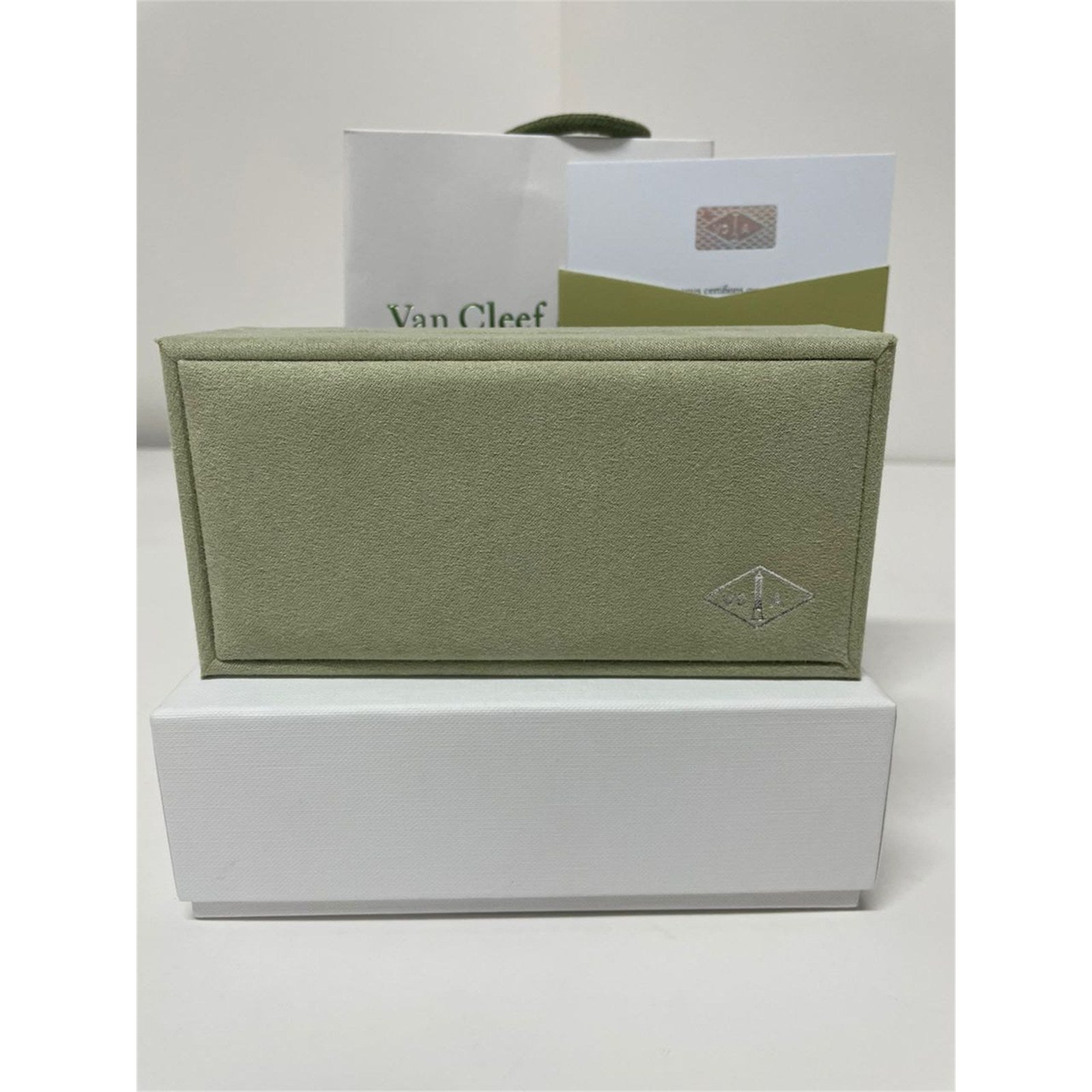 Van Cleef & Arpels Bracelet Jewellery Box Set – Authentic, Box Only