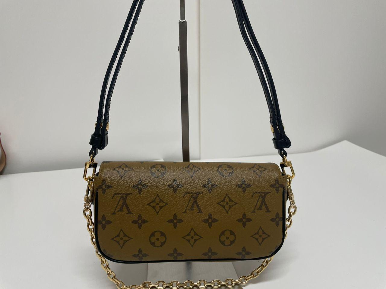 Louis Vuitton Ivy Wallet On Chain Monogram Reverse Canvas Brown