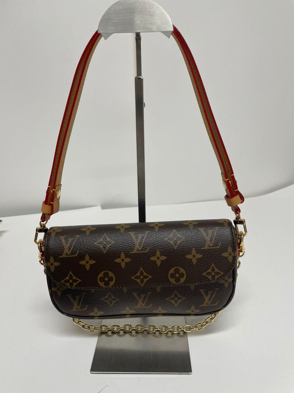 Louis Vuitton Ivy Wallet On Chain Monogram Canvas Shoulder Bag