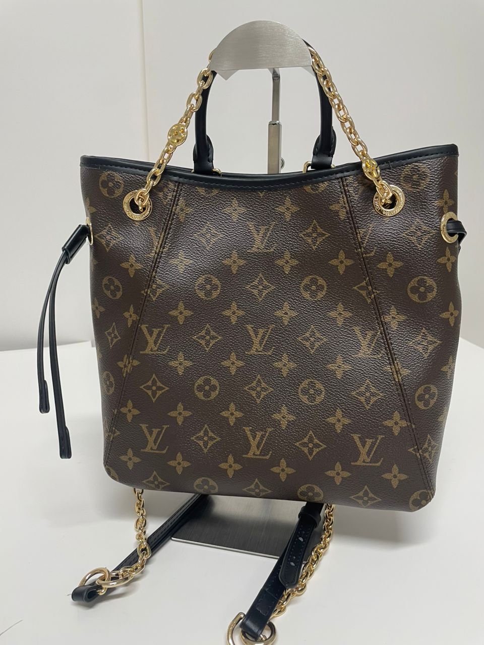 Louis Vuitton Suresnes MM Monogram Canvas Brown Shoulder Bag