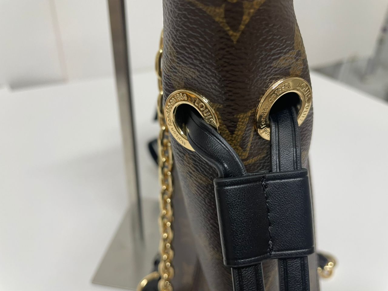 Louis Vuitton Suresnes MM Monogram Canvas Brown Shoulder Bag