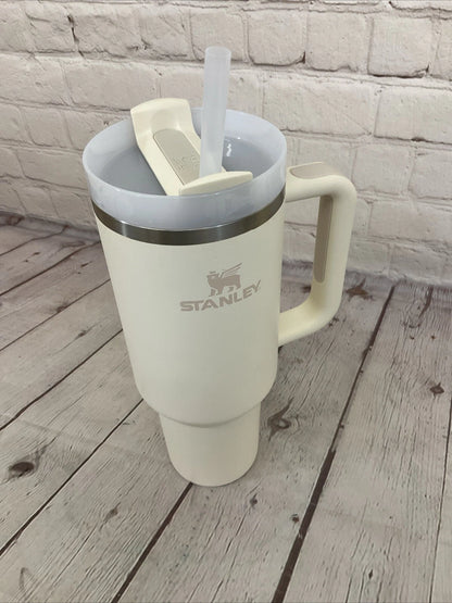 Stanley Quencher H2.0 FlowState Tumbler with Handle & Straw – 40 oz – Cream