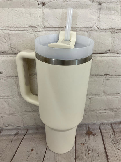 Stanley Quencher H2.0 FlowState Tumbler with Handle & Straw – 40 oz – Cream